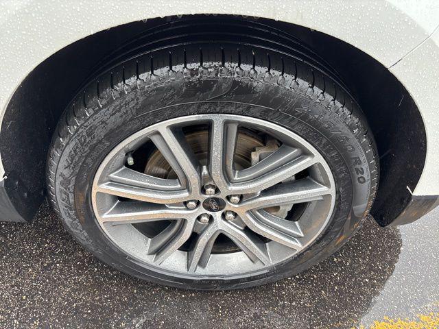 used 2024 Ford Edge car, priced at $28,000