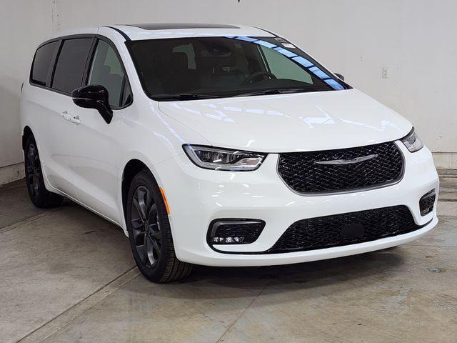 new 2026 Chrysler Pacifica car, priced at $46,827