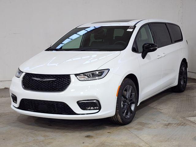 new 2026 Chrysler Pacifica car, priced at $46,827