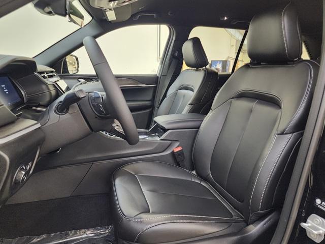 new 2025 Jeep Grand Cherokee car, priced at $44,724