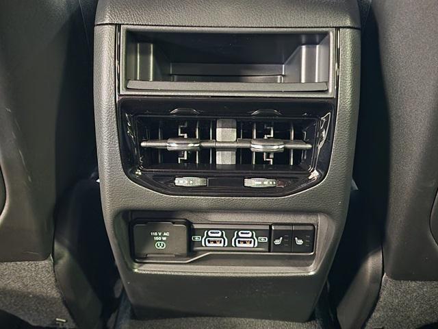 new 2025 Jeep Grand Cherokee car, priced at $44,724