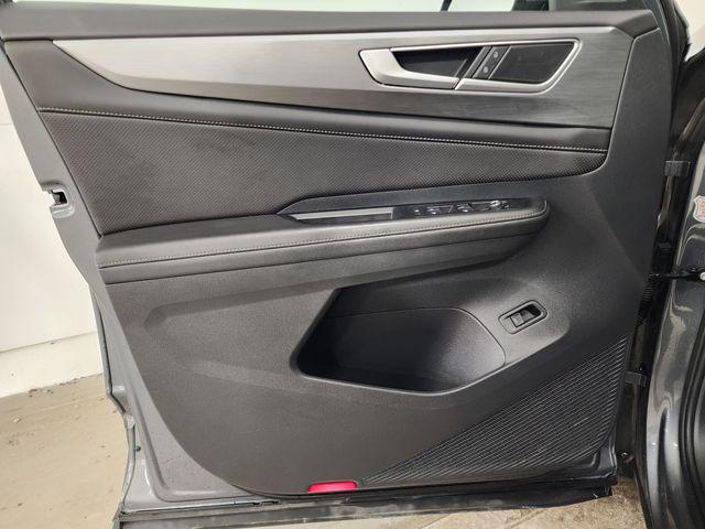 used 2025 Volkswagen Atlas Cross Sport car, priced at $30,998