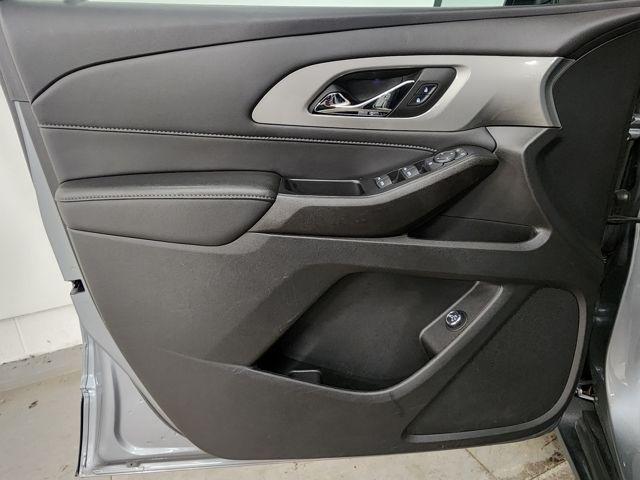 used 2023 Chevrolet Traverse car, priced at $25,998