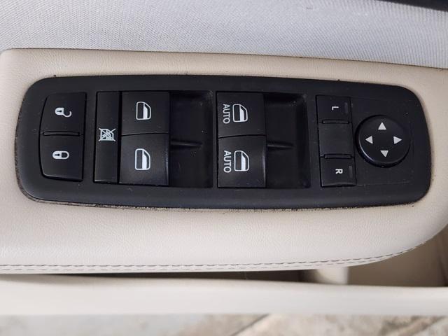 used 2016 Chrysler 200 car, priced at $5,995