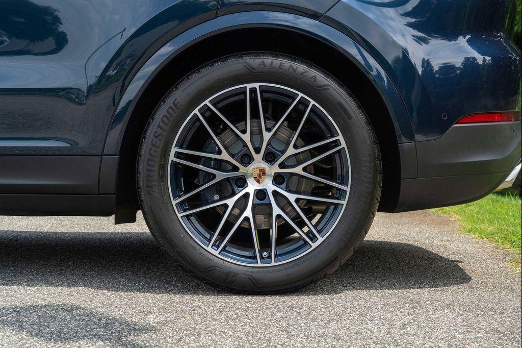 new 2025 Porsche Cayenne car, priced at $113,805