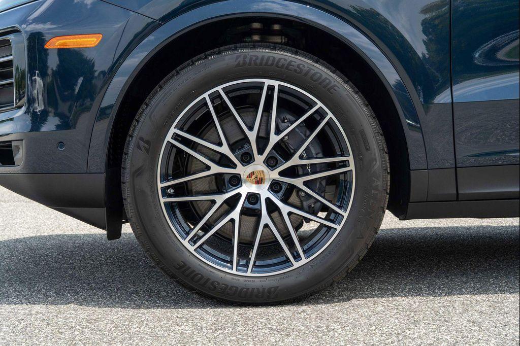 new 2025 Porsche Cayenne car, priced at $113,805