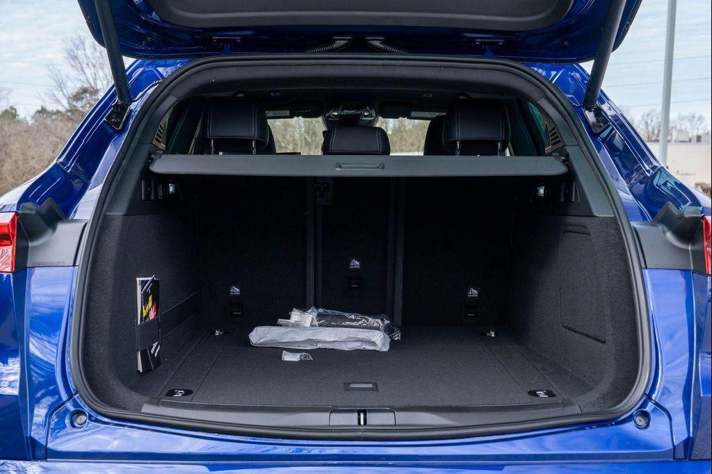 new 2026 Maserati Grecale car, priced at $91,915