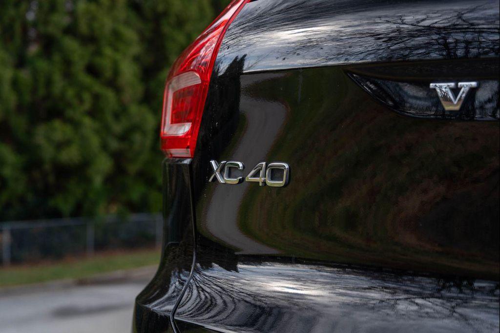 used 2020 Volvo XC40 car, priced at $22,990