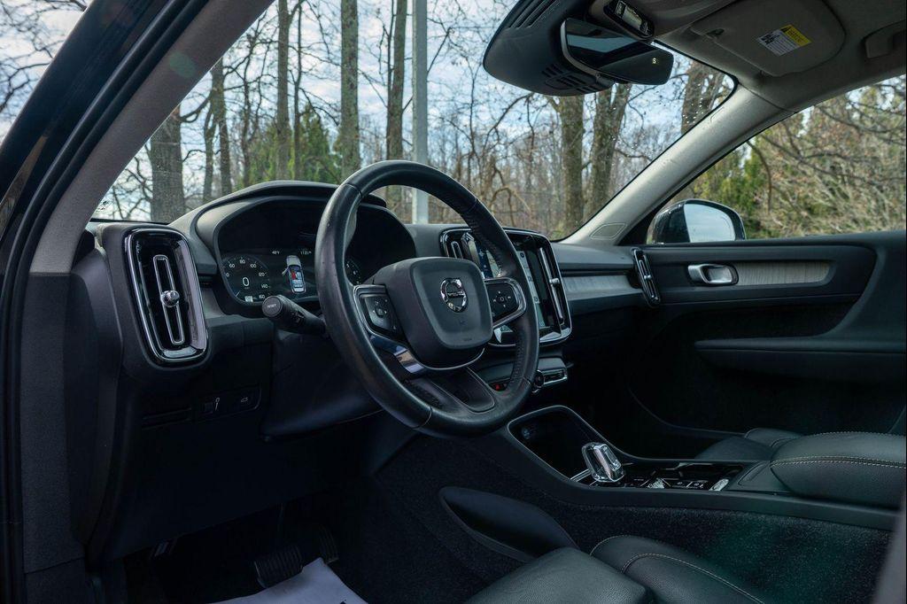 used 2020 Volvo XC40 car, priced at $22,990