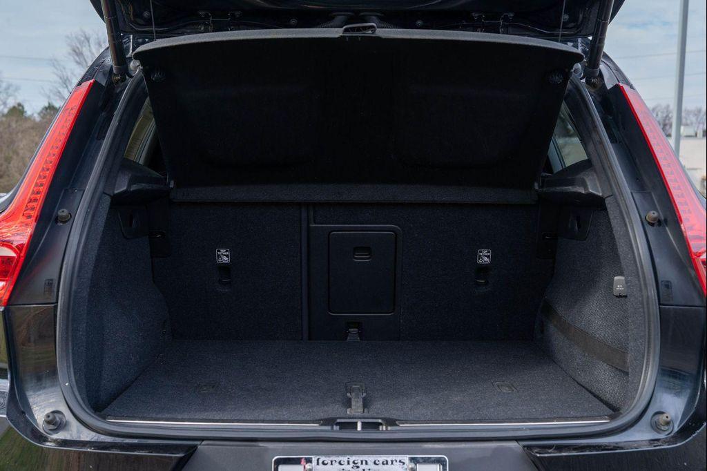 used 2020 Volvo XC40 car, priced at $22,990