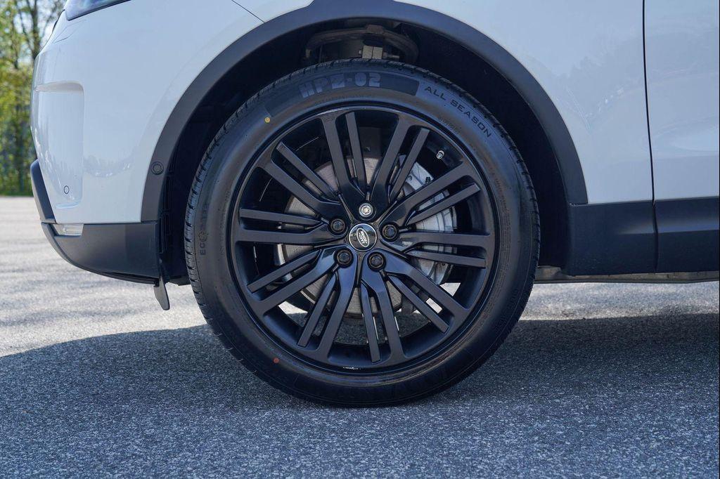 used 2018 Land Rover Discovery car, priced at $18,990