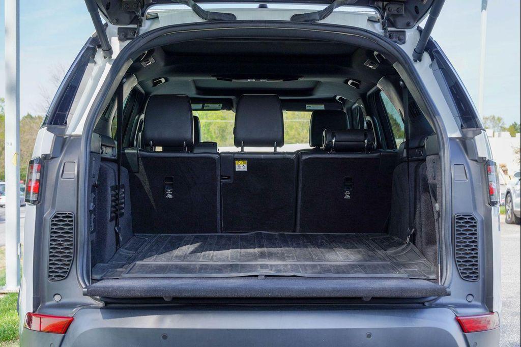 used 2018 Land Rover Discovery car, priced at $18,990