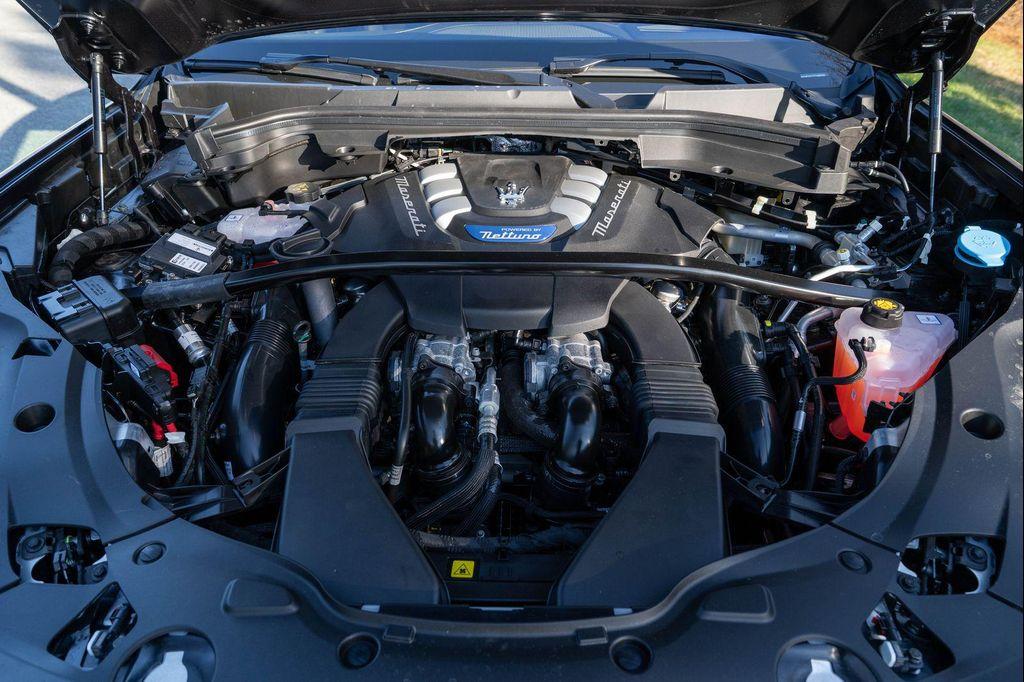 new 2026 Maserati Grecale car, priced at $95,795