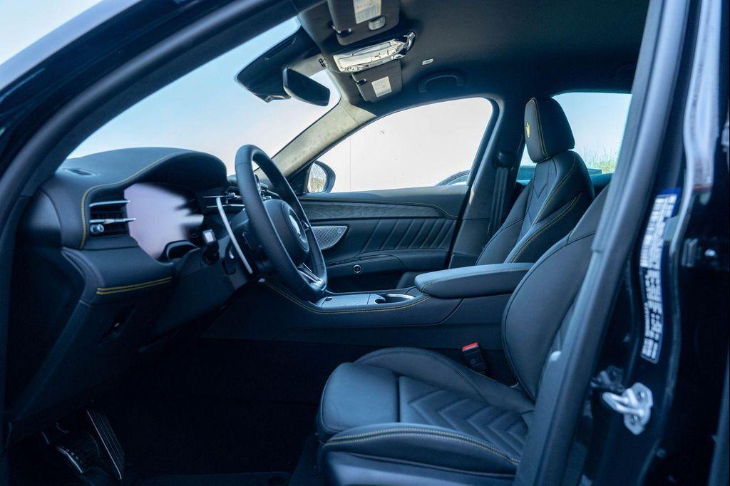 new 2026 Maserati Grecale car, priced at $95,795