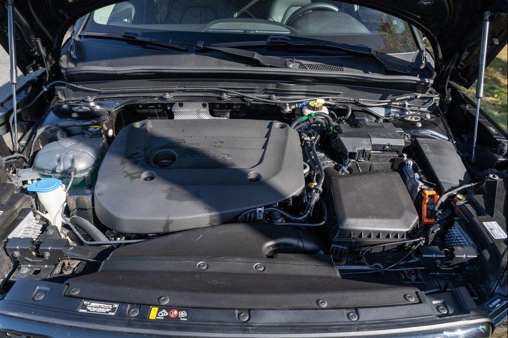 used 2024 Volvo XC40 car, priced at $31,900