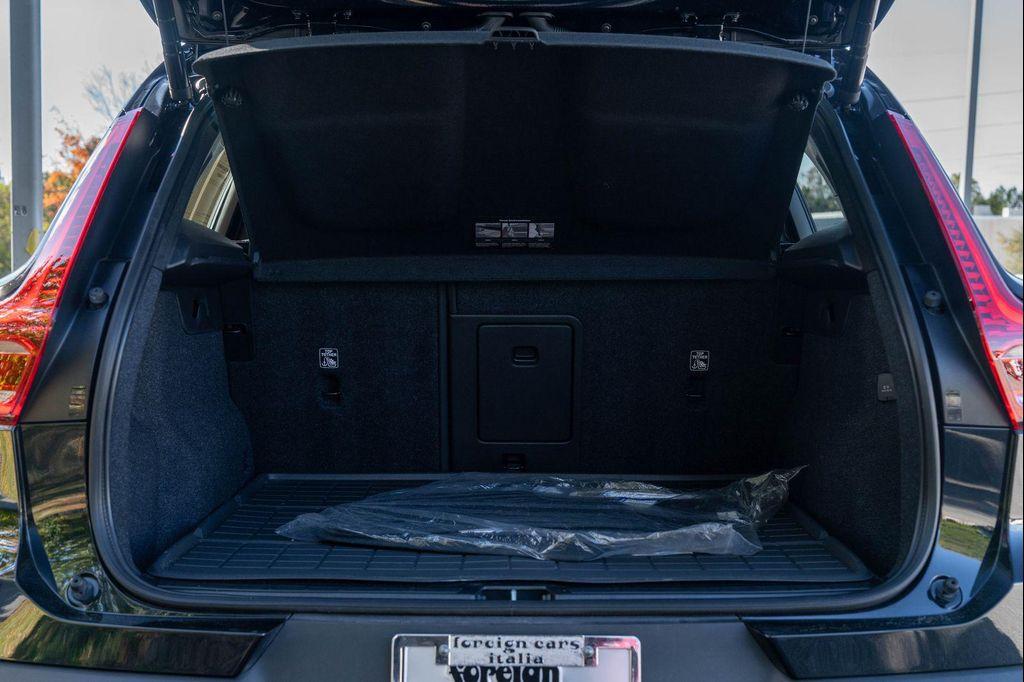 used 2024 Volvo XC40 car, priced at $31,900