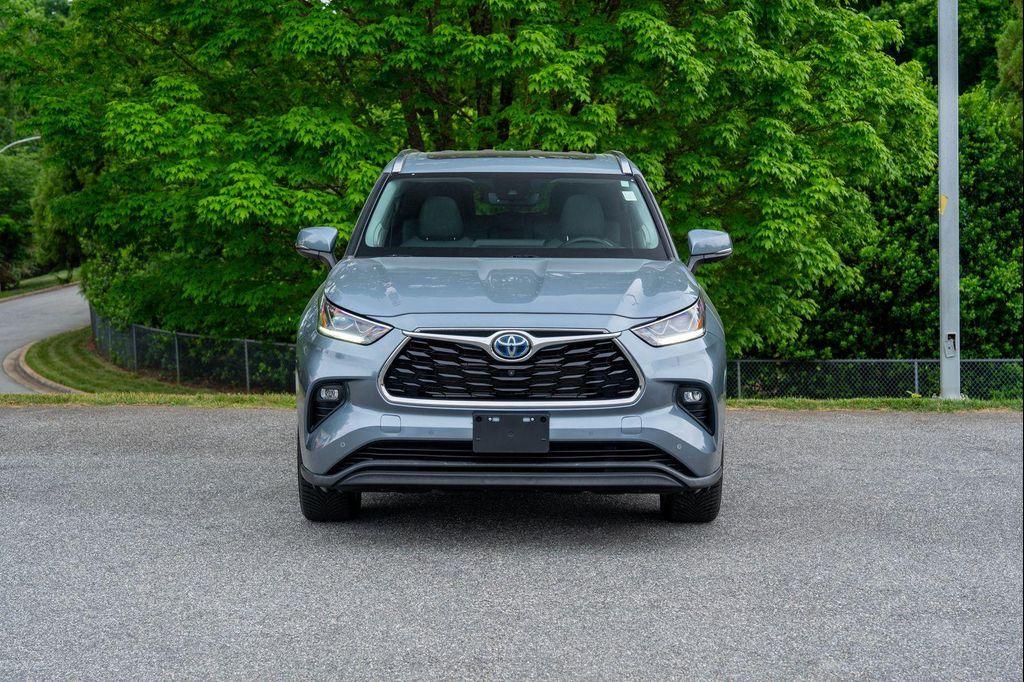 used 2022 Toyota Highlander Hybrid car, priced at $43,990