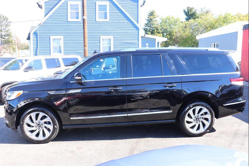 used 2024 Lincoln Navigator car, priced at $59,995