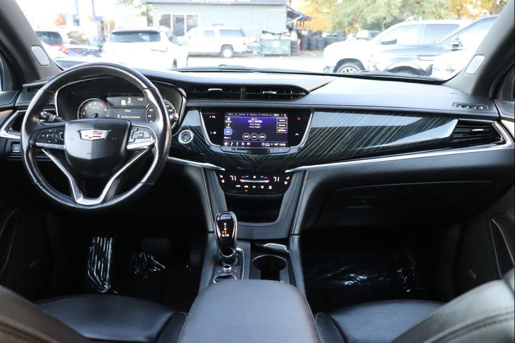 used 2023 Cadillac XT6 car, priced at $29,995