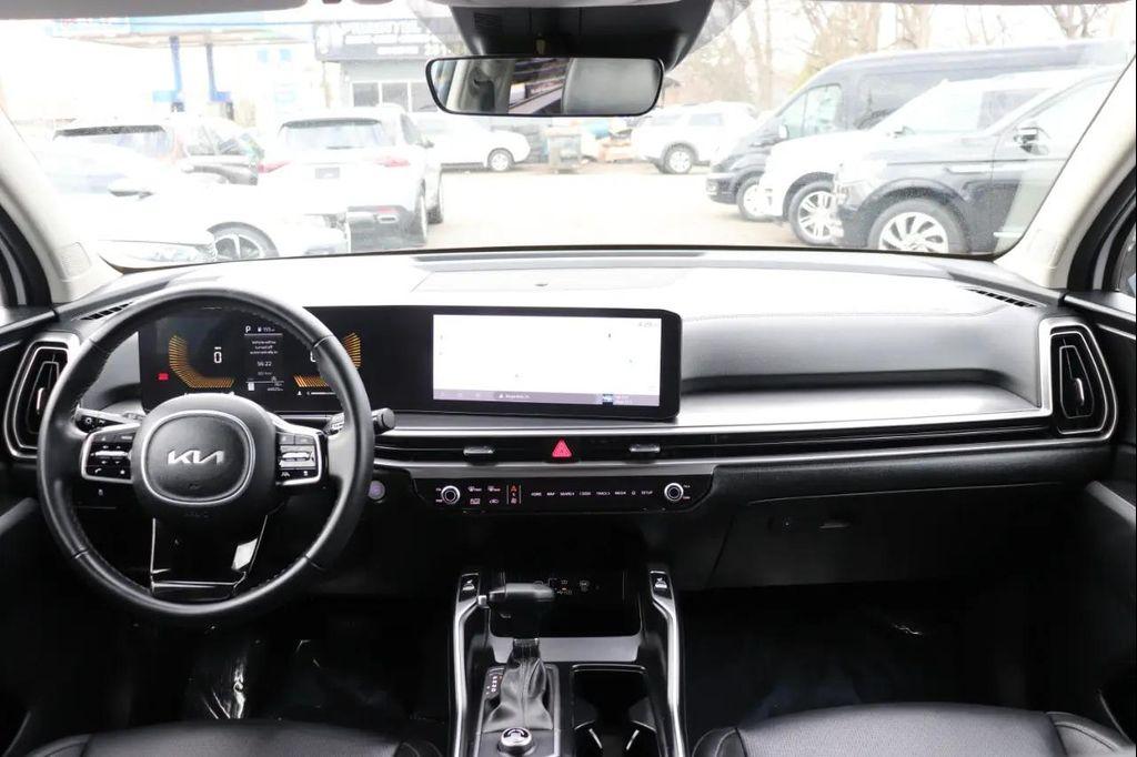 used 2024 Kia Sorento car, priced at $25,995