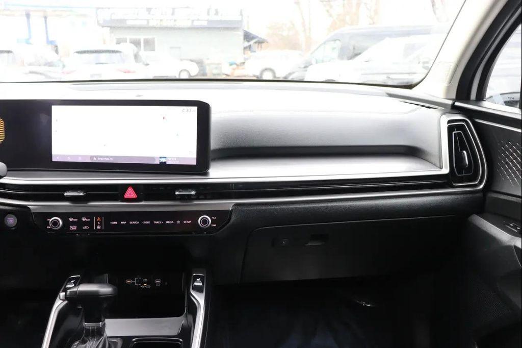 used 2024 Kia Sorento car, priced at $25,995