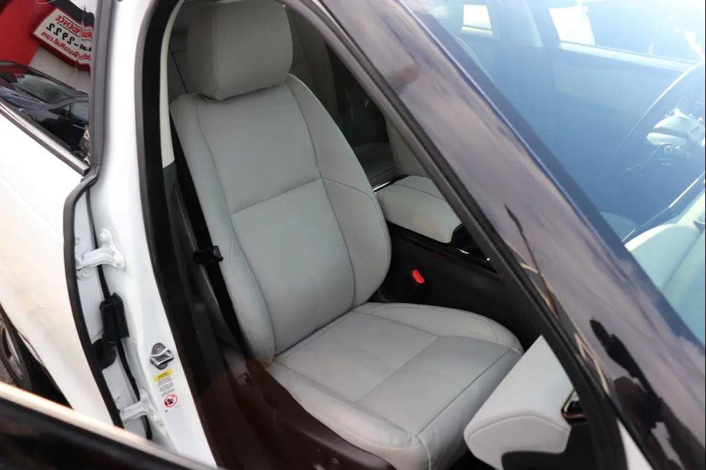 used 2025 Land Rover Range Rover Velar car, priced at $42,995