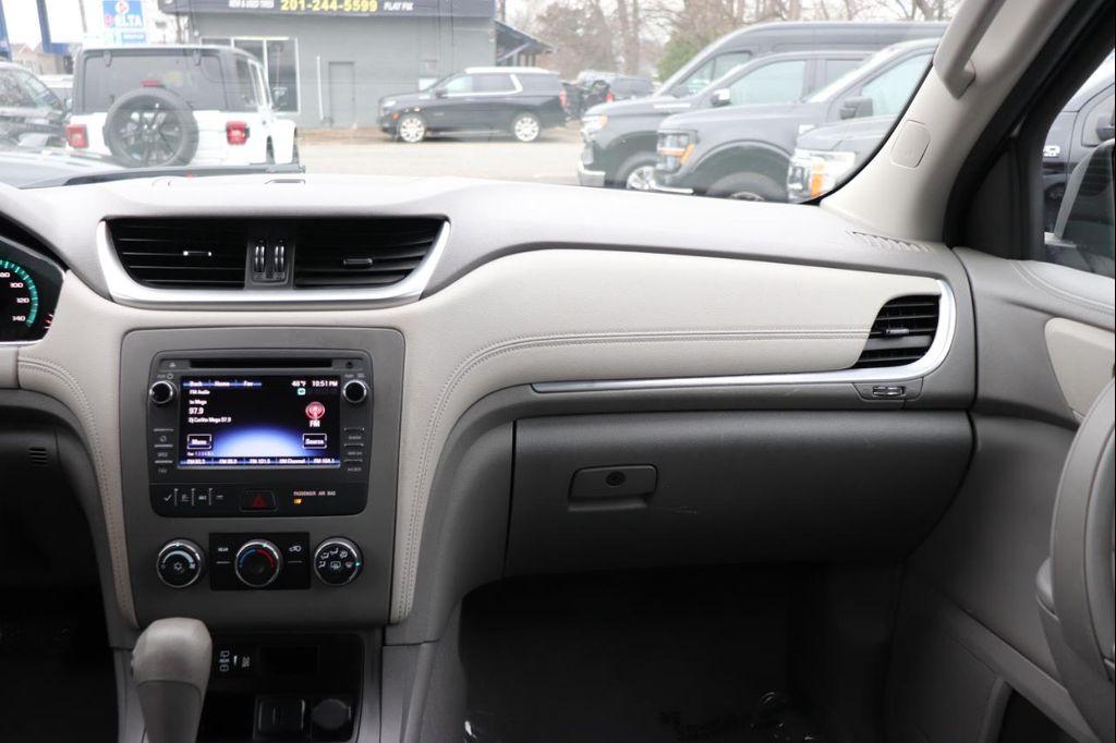 used 2017 Chevrolet Traverse car, priced at $9,495