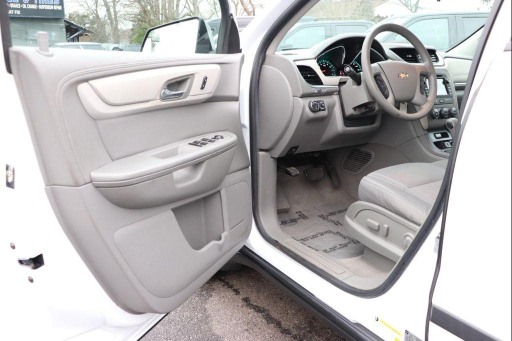 used 2017 Chevrolet Traverse car, priced at $9,495