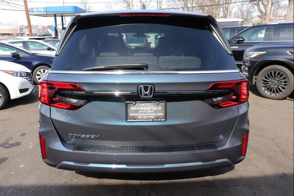 used 2025 Honda Odyssey car, priced at $37,995