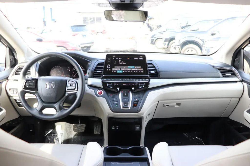 used 2025 Honda Odyssey car, priced at $37,995