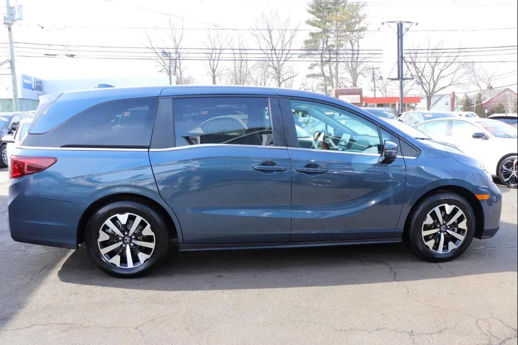 used 2025 Honda Odyssey car, priced at $37,995