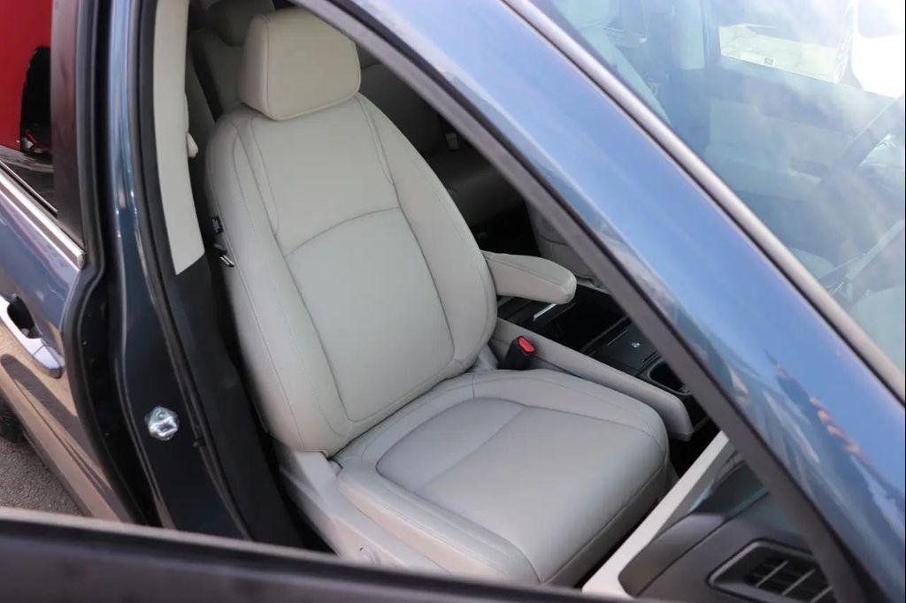 used 2025 Honda Odyssey car, priced at $37,995