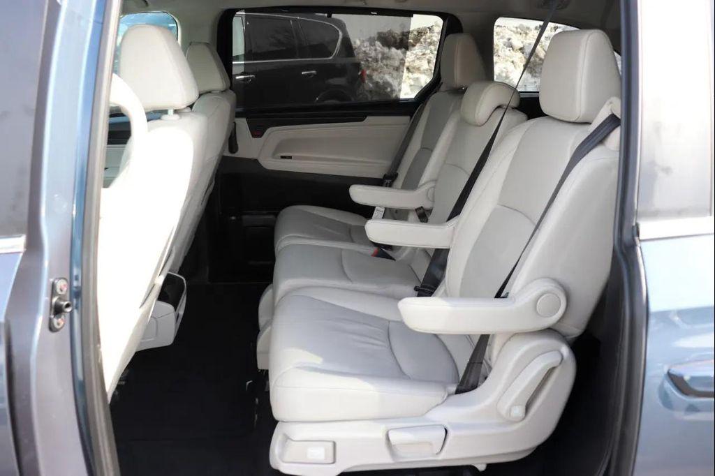 used 2025 Honda Odyssey car, priced at $37,995