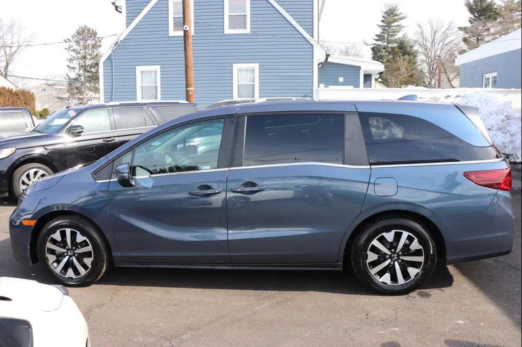 used 2025 Honda Odyssey car, priced at $37,995