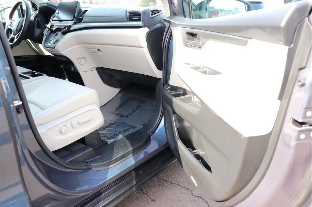 used 2025 Honda Odyssey car, priced at $37,995