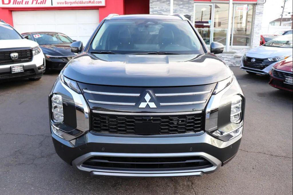 used 2025 Mitsubishi Outlander car, priced at $28,995