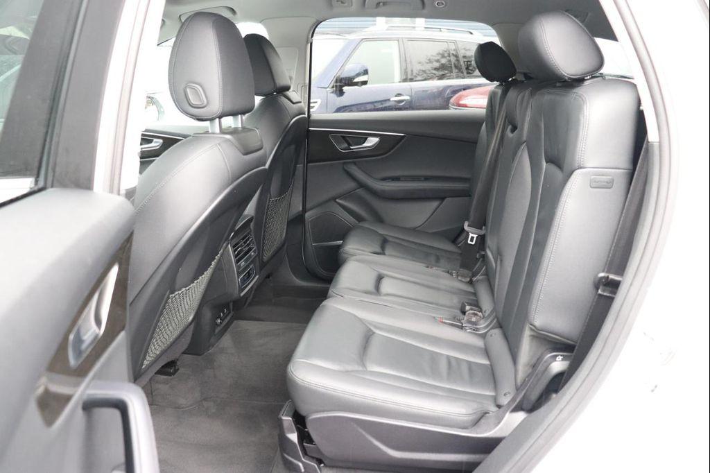 used 2024 Audi Q7 car, priced at $35,995