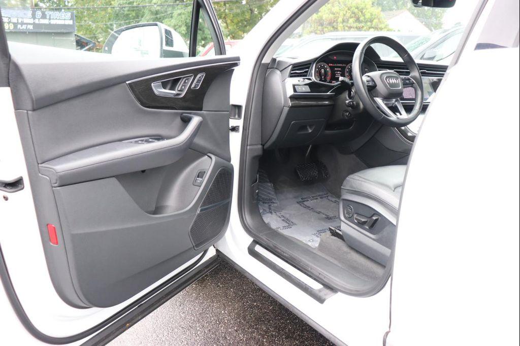 used 2024 Audi Q7 car, priced at $35,995