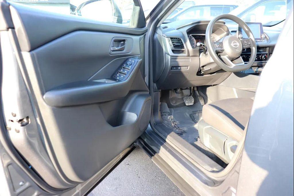 used 2024 Nissan Rogue car, priced at $19,995