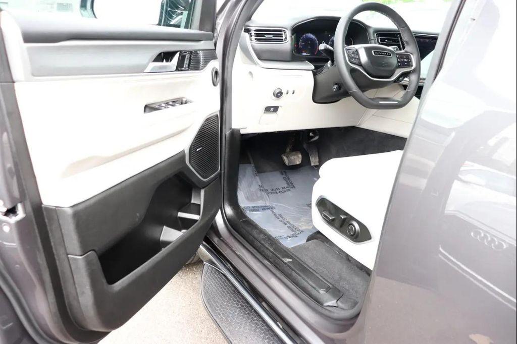 used 2025 Jeep Wagoneer car, priced at $53,995