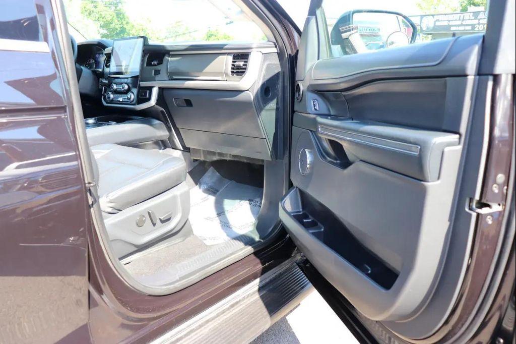 used 2024 Ford Expedition car, priced at $41,995
