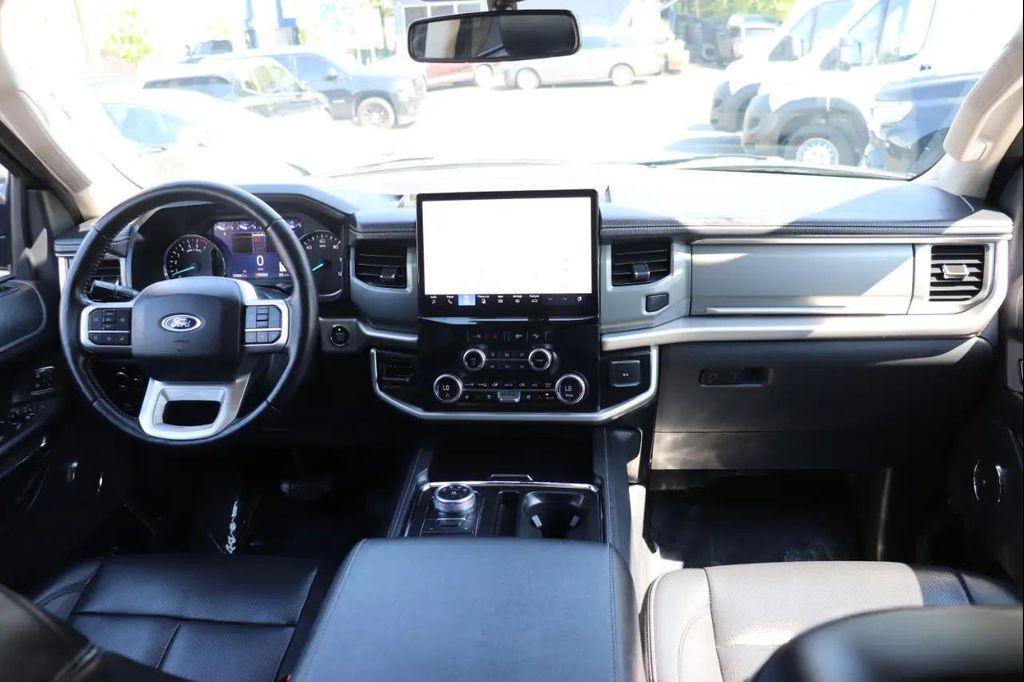 used 2024 Ford Expedition car, priced at $41,995
