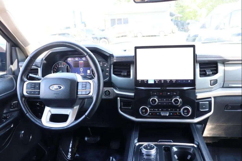 used 2024 Ford Expedition car, priced at $41,995