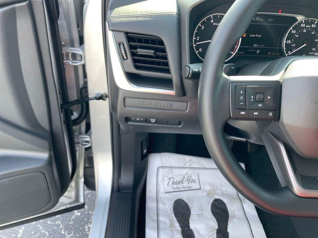 new 2025 Nissan Rogue car