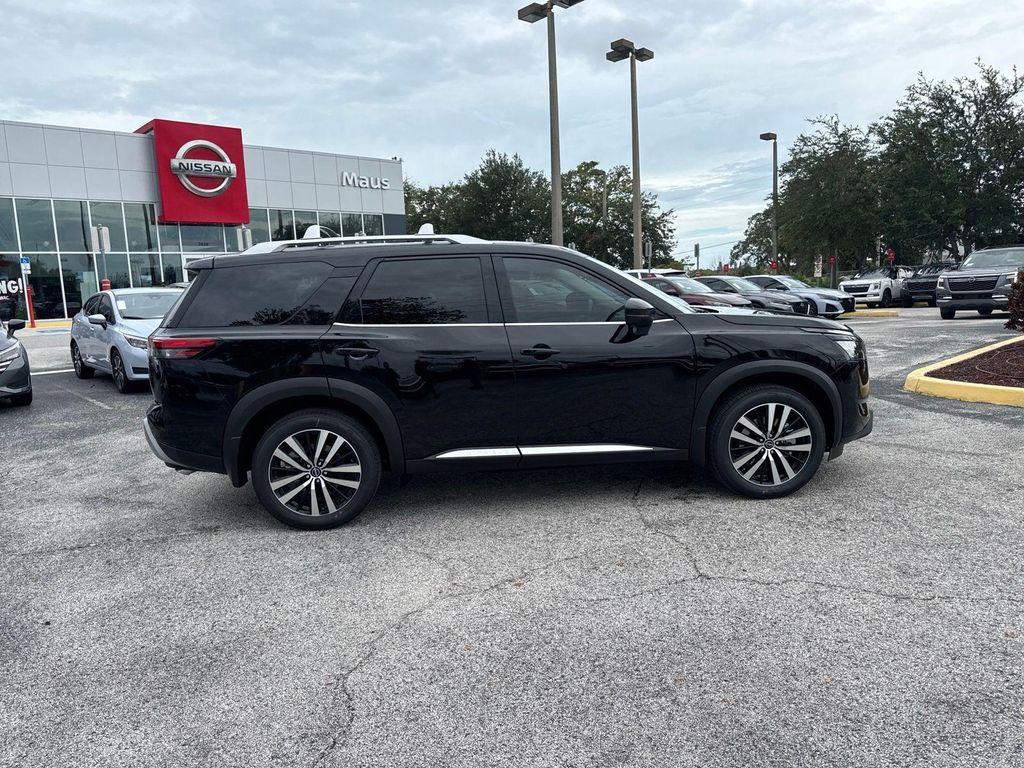 new 2025 Nissan Pathfinder car, priced at $48,754