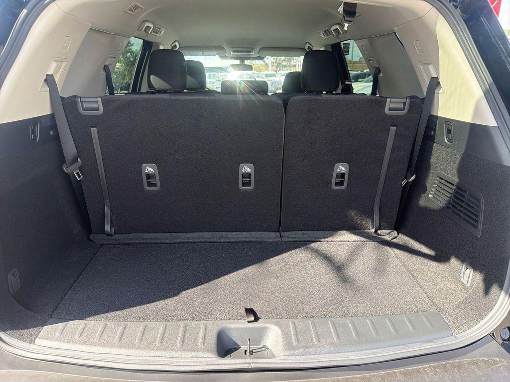 new 2025 Nissan Pathfinder car, priced at $40,111