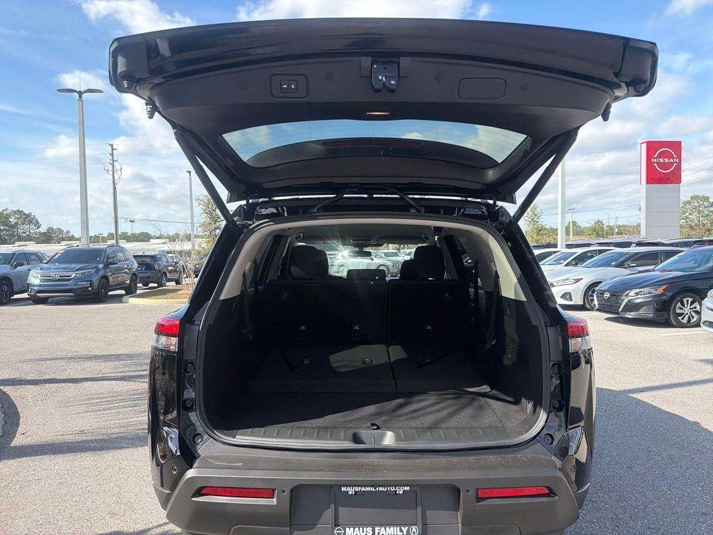new 2025 Nissan Pathfinder car, priced at $40,111