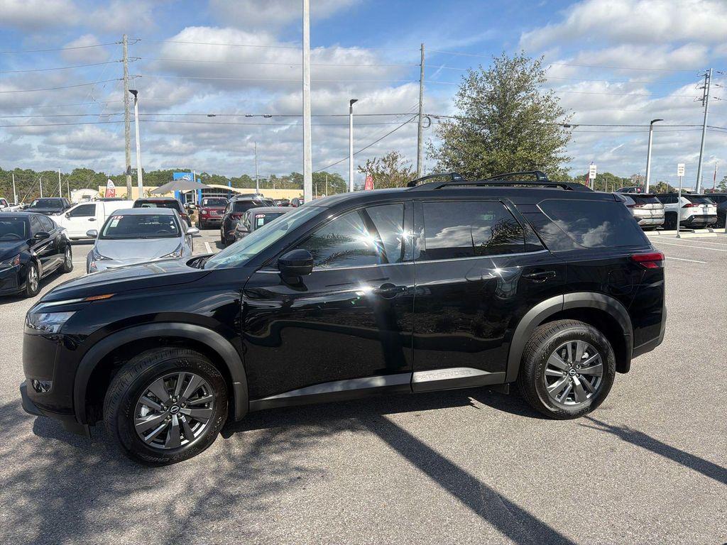 new 2025 Nissan Pathfinder car, priced at $40,111