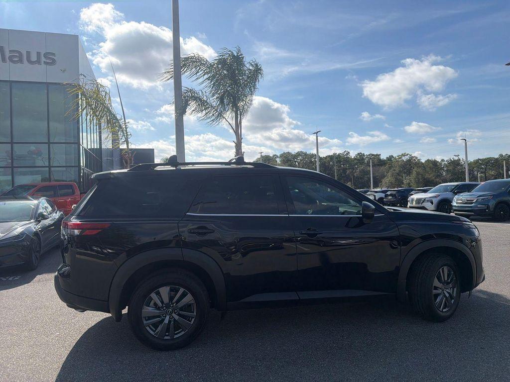 new 2025 Nissan Pathfinder car, priced at $40,111