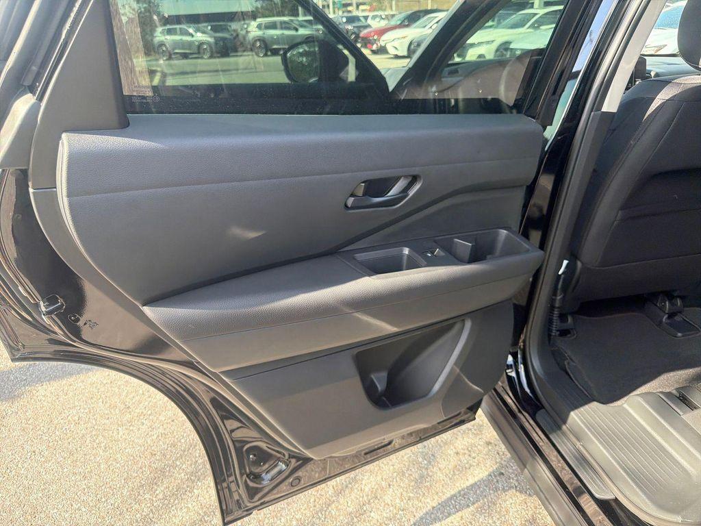 new 2025 Nissan Pathfinder car, priced at $40,111